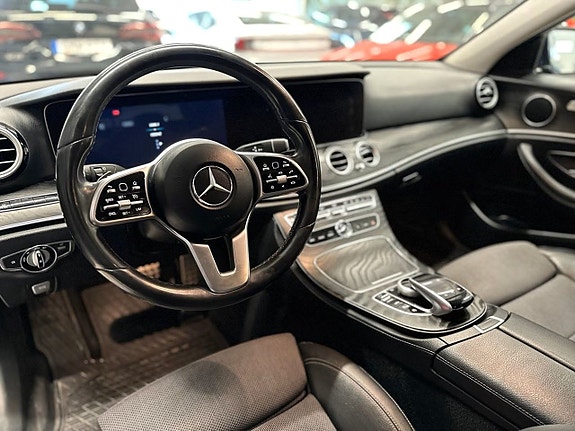 Mercedes-Benz E220 10 of 21
