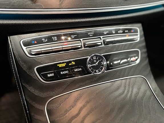 Mercedes-Benz E220 18 of 21