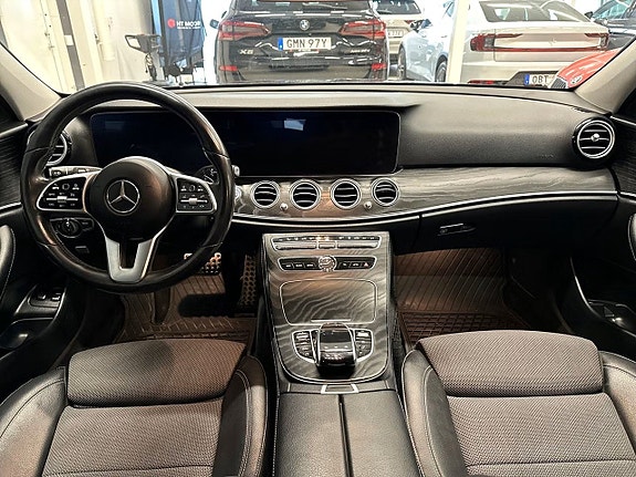 Mercedes-Benz E220 11 of 21