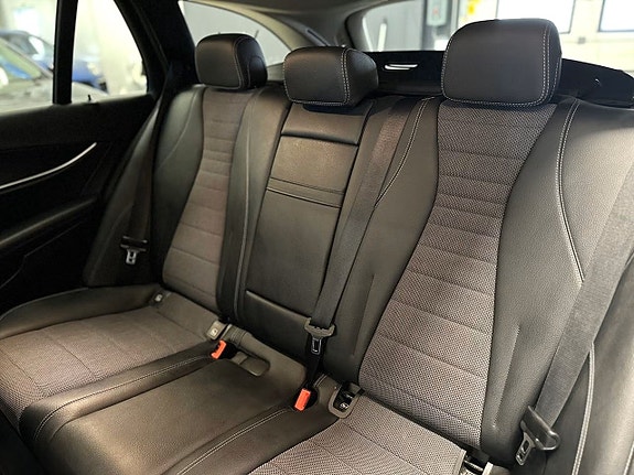 Mercedes-Benz E220 20 of 21