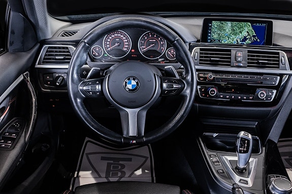 BMW 330e 16 of 23