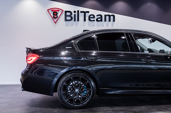 BMW 330e 10 of 23