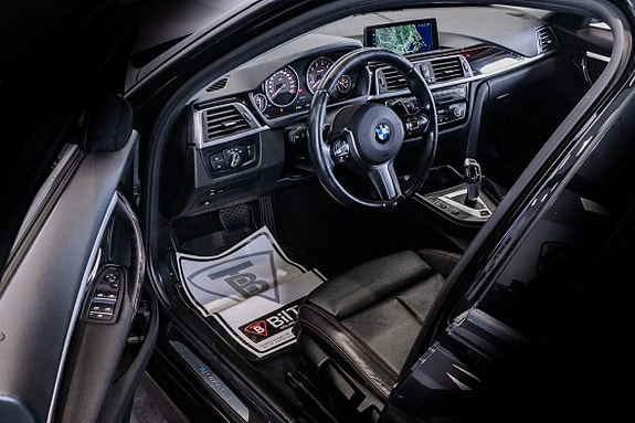 BMW 330e 12 of 23