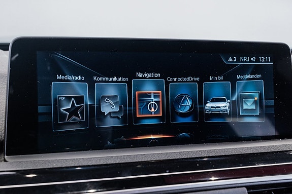 BMW 330e 22 of 23