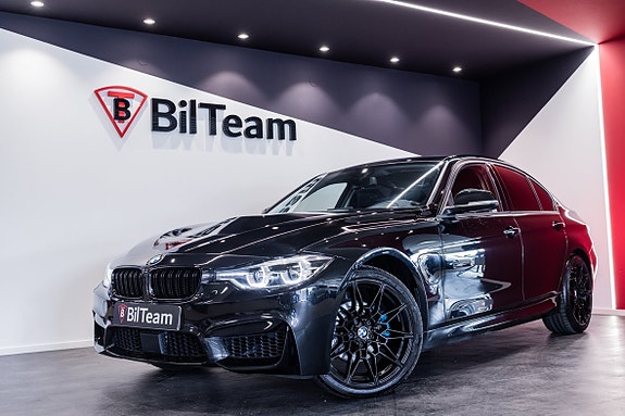 BMW 330e 3 of 5