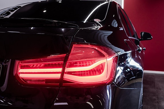 BMW 330e 9 of 23