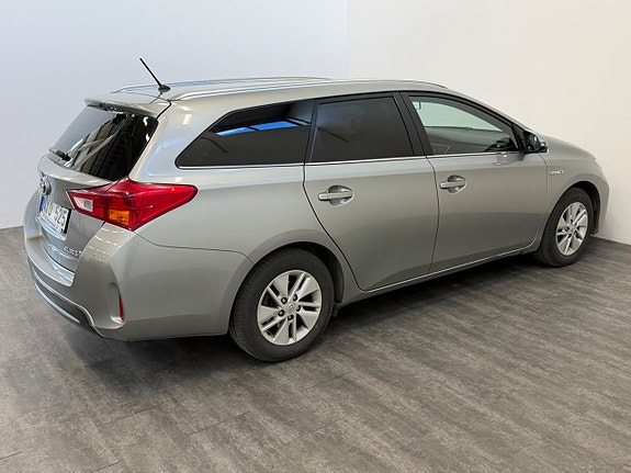 Toyota Auris 6 of 14