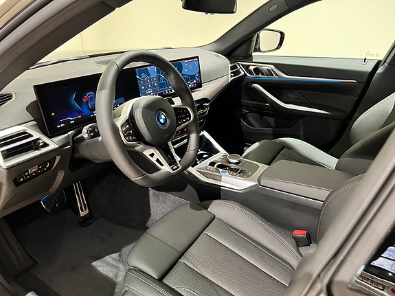 BMW i4 3 of 13