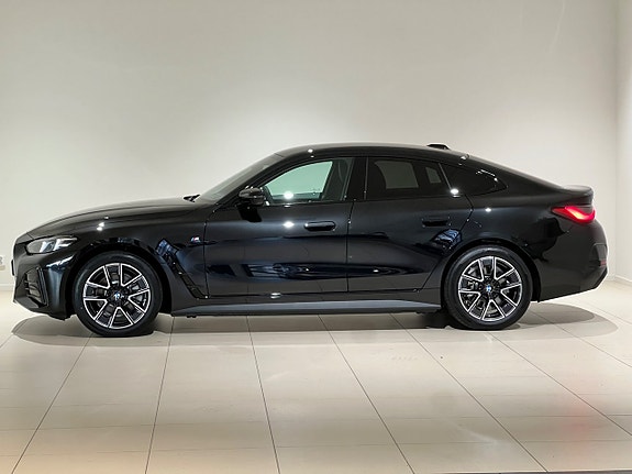 BMW i4 2 of 13