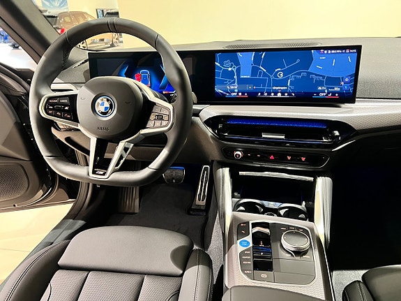 BMW i4 9 of 13