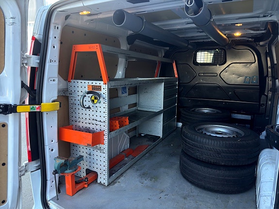 Ford Transit Custom 16 of 16