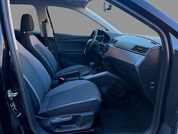 Seat Arona 10 of 16