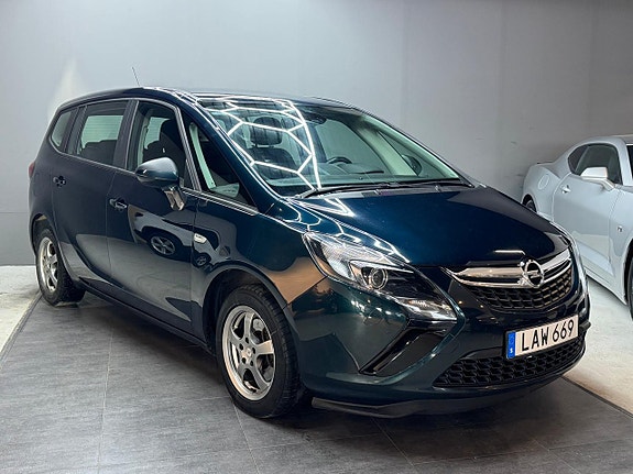 Opel Zafira Tourer 2 of 5