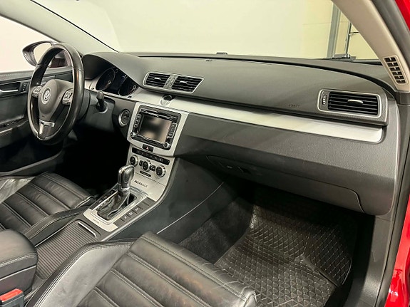 Volkswagen Passat Alltrack 4 of 5
