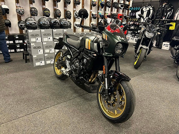 Suzuki GSX-8TT 2 of 5