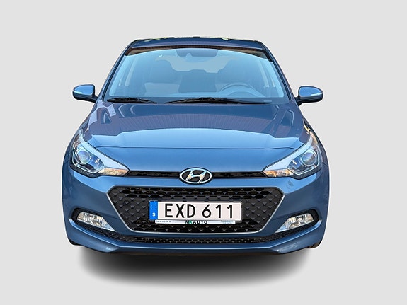 Hyundai i20 2 of 5