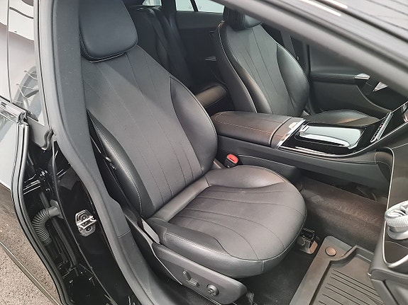 Mercedes-Benz EQE350 15 of 30