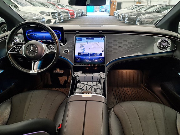 Mercedes-Benz EQE350 17 of 30