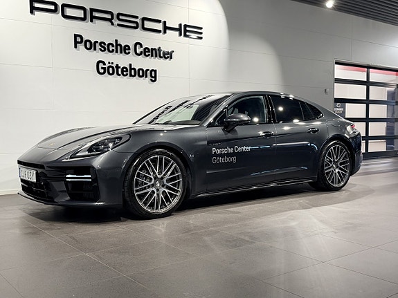 Porsche Panamera 4 8 of 25