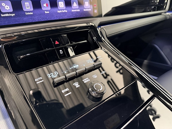 Porsche Panamera 4 20 of 25