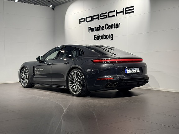 Porsche Panamera 4 6 of 25