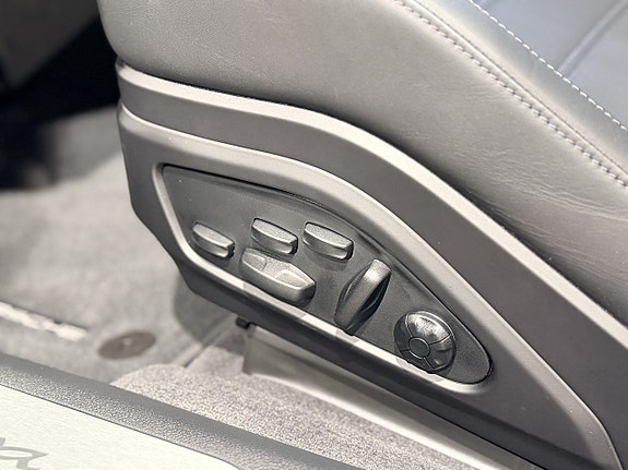 Porsche Panamera 4 14 of 25
