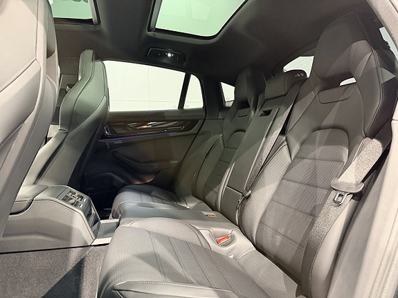 Porsche Panamera 4 23 of 25