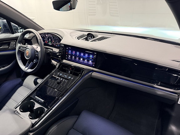 Porsche Panamera 4 25 of 25