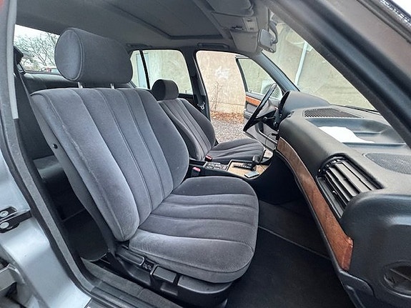 BMW 735i 18 of 21