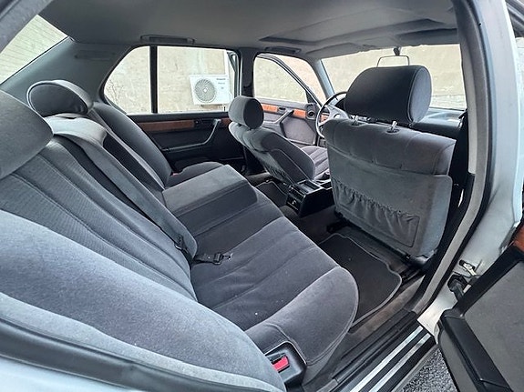 BMW 735i 16 of 21
