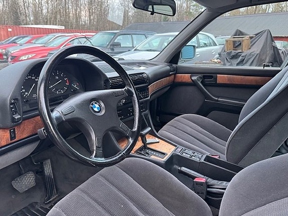 BMW 735i 21 of 21