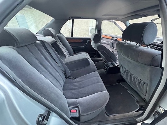 BMW 735i 17 of 21