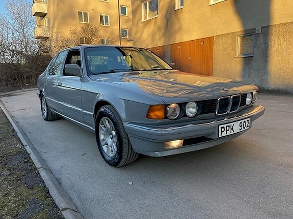 BMW 735i 5 of 21