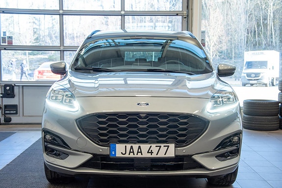 Ford Kuga 2 of 5