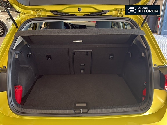 Volkswagen Golf VIII 14 of 16