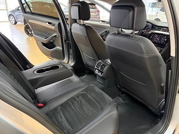 Volkswagen Passat 20 of 30