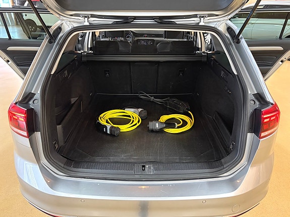 Volkswagen Passat 17 of 30