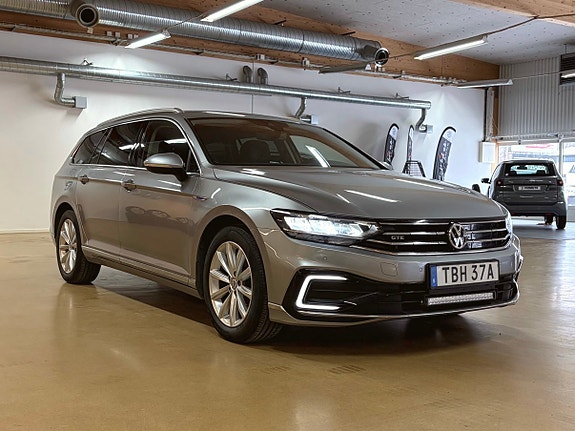Volkswagen Passat 25 of 30