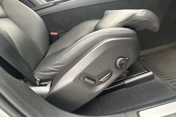 Volvo XC60 23 of 30
