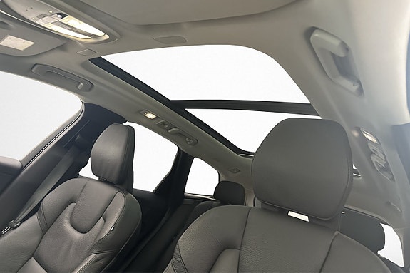 Volvo XC60 11 of 30