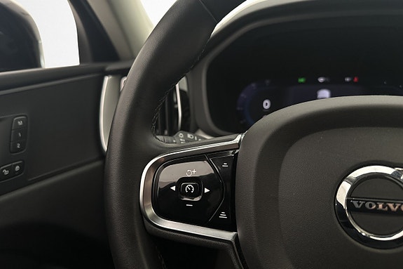 Volvo XC60 14 of 30