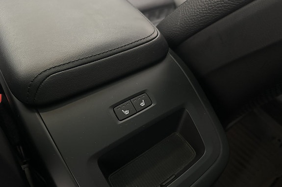 Volvo XC60 25 of 30