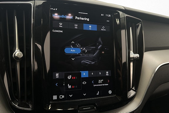 Volvo XC60 18 of 30