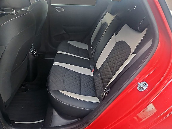 Kia ProCeed 8 of 11