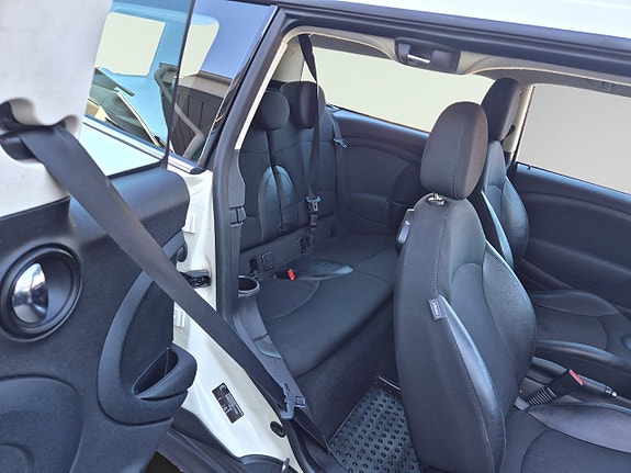 MINI Clubman One 14 of 17