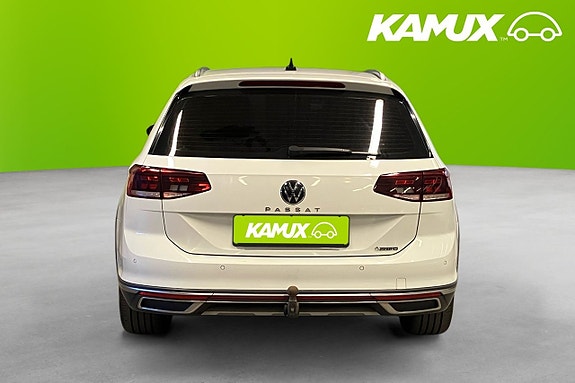 Volkswagen Passat Alltrack 4 of 5