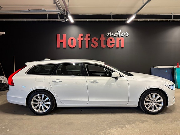 Volvo V90 2 of 5