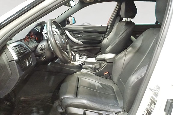 BMW 320 3 of 5