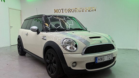 MINI Clubman Cooper S 2 of 5