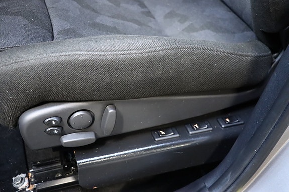 Toyota Auris 10 of 30